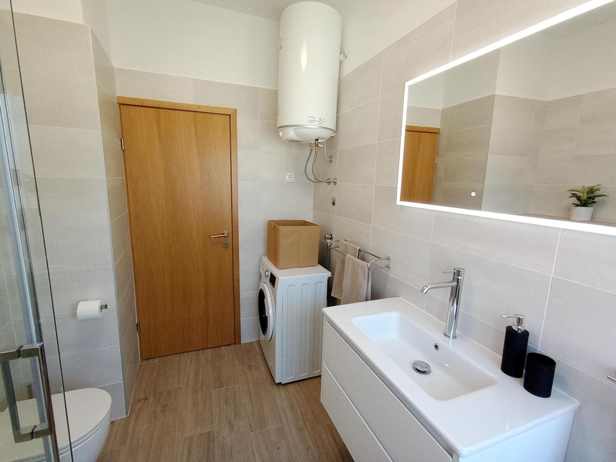 Apartmán Novi Prostrani U Strogom Centru Pule Pula